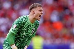 巴薩關注布萊頓門將維爾布魯根，擬引進新門將