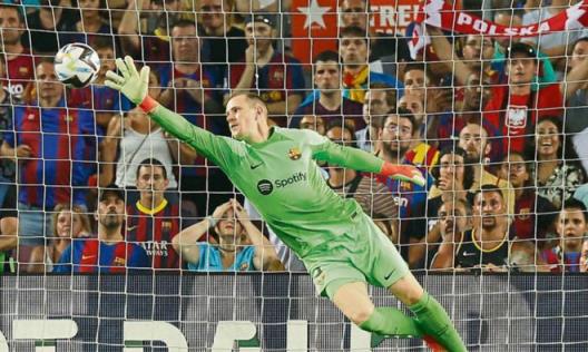 特爾施特根為巴薩效力十年，功過如何？