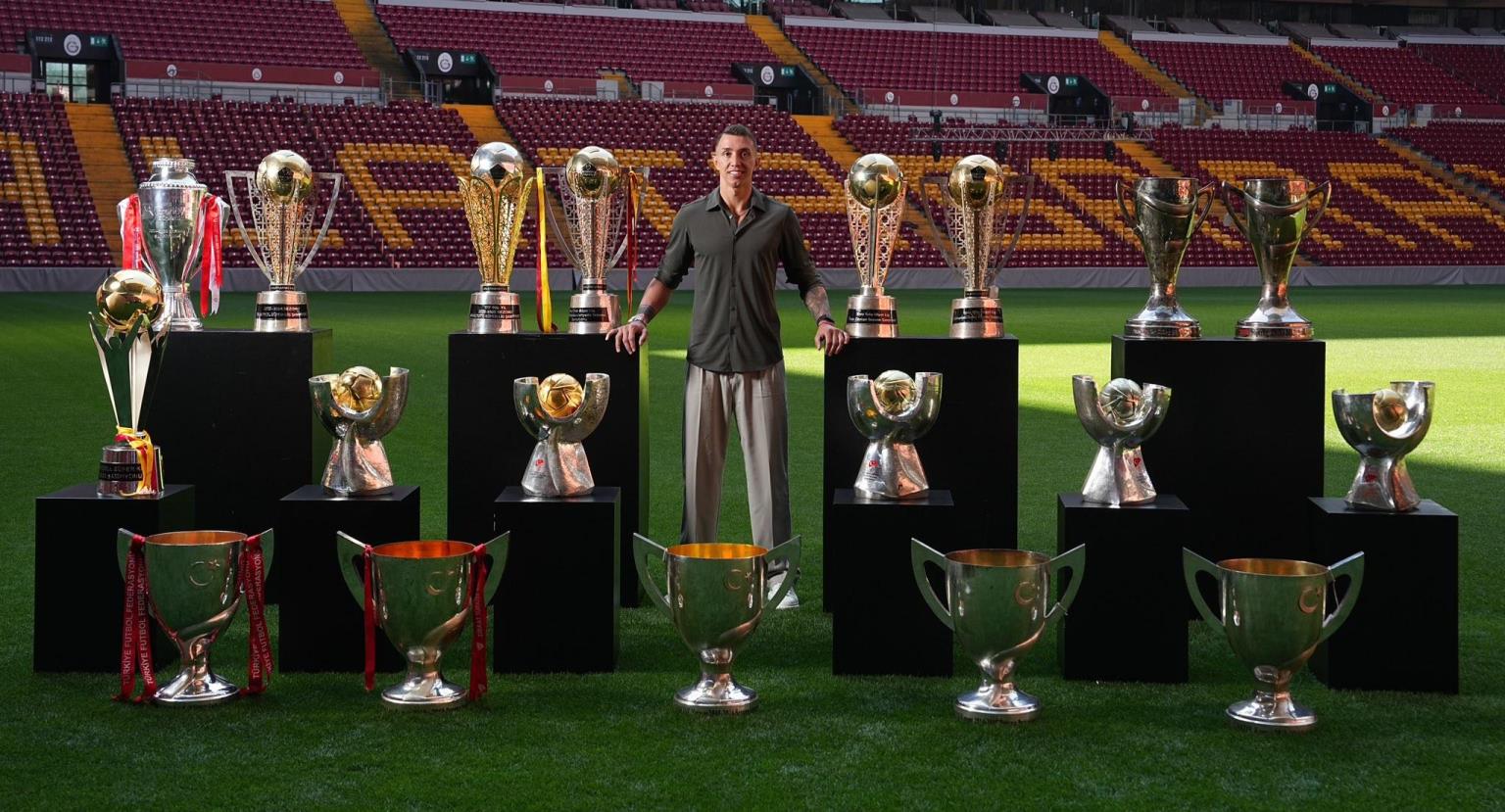 加拉塔薩雷官方宣布38歲隊長穆斯萊拉離隊