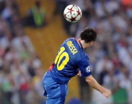 梅西：歐冠決賽頭球破門，球迷贊其不忘初心