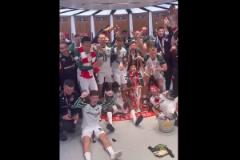 桑德蘭重返英超！球員更衣室激情慶祝視頻曝光