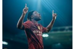 曼城官方祝福多庫23歲生日快樂，加盟以來出戰81場貢獻12球20助攻